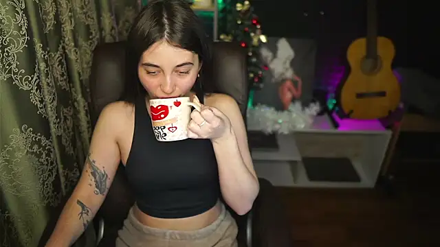 delicatedBailey online show from December 23, 2024, 5:28 am