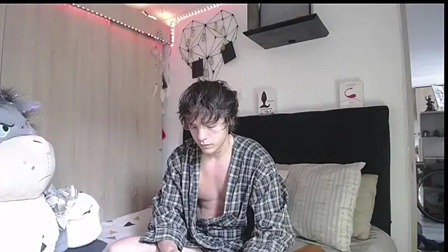 Santiago kiler online show from April 16, 2026, 1:12 pm