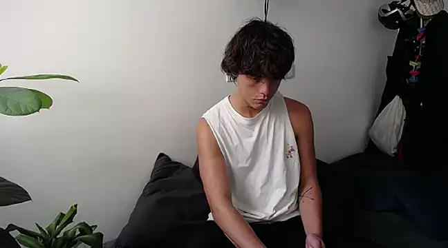 Snapshot of Santiago_kiler chatting on February 24, 2025, 12:59 pm Santiago kiler online show from February 24, 2025, 12:59 pm