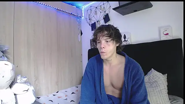 Santiago kiler online show from April 21, 2026, 1:39 pm