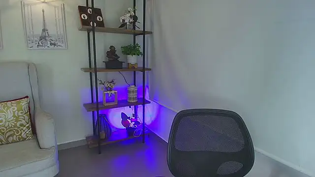 Sassy--Girl online show from April 16, 2026, 6:52 pm