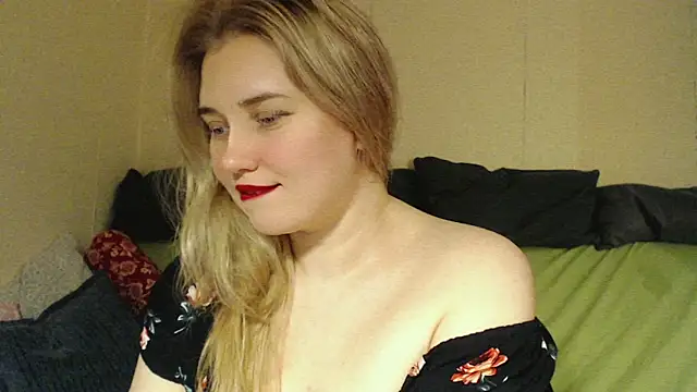 mmmPinUpGirl online show from November 9, 2025, 5:06 pm