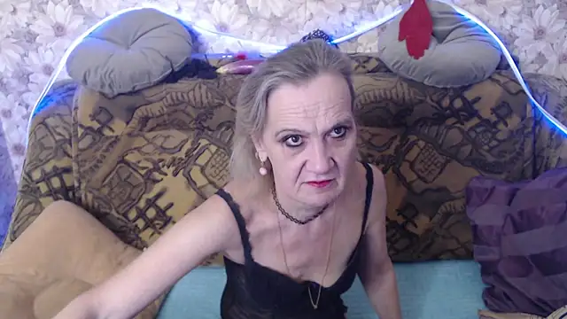 MissBekker online show from November 23, 2025, 1:15 am