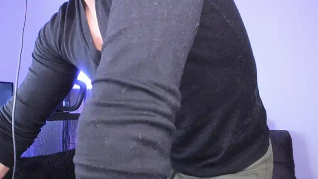 Snapshot of AlexRivera6 chatting on December 22, 2024, 2:27 pm AlexRivera6 online show from December 22, 2024, 2:27 pm