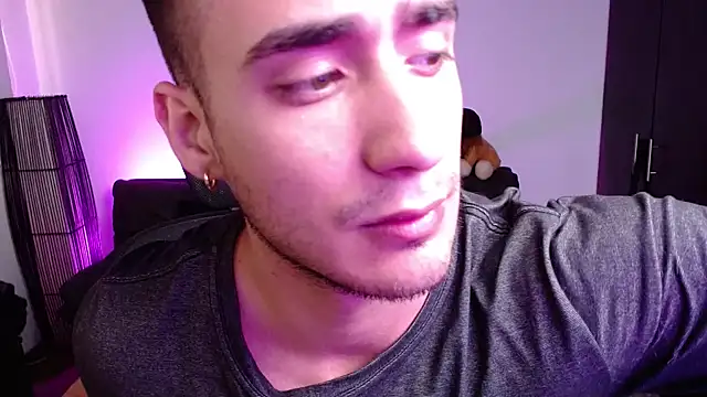 Snapshot of AlexRivera6 chatting on January 20, 2025, 10:48 pm AlexRivera6 online show from January 20, 2025, 10:48 pm