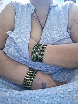 Snapshot of Kavya_XX chatting on November 5, 2025, 6:33 pm Kavya XX online show from November 5, 2025, 6:33 pm