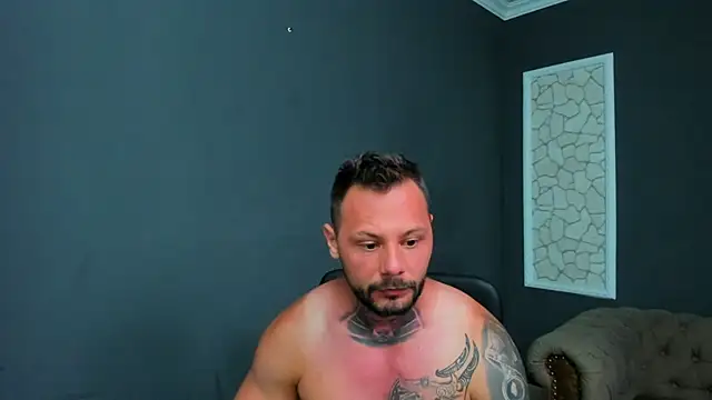 Snapshot of BrianHunts chatting on July 20, 2026, 5:04 am BrianHunts online show from July 20, 2026, 5:04 am