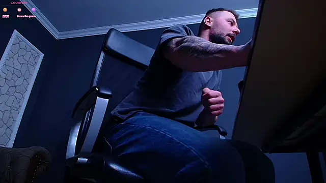 Snapshot of BrianHunts chatting on October 25, 2025, 4:22 am BrianHunts online show from October 25, 2025, 4:22 am