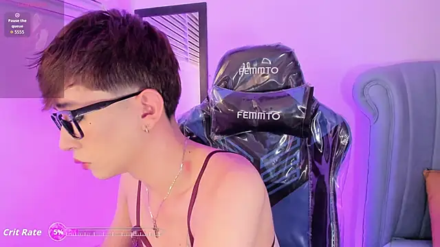 Chris boy  online show from March 14, 2026, 7:47 am