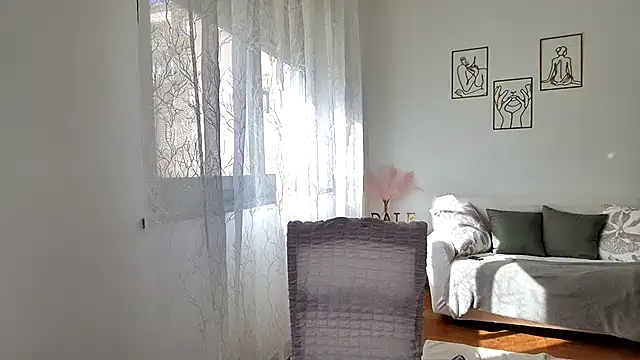 Snapshot of Daleliana chatting on October 8, 2025, 9:00 am Daleliana online show from October 8, 2025, 9:00 am