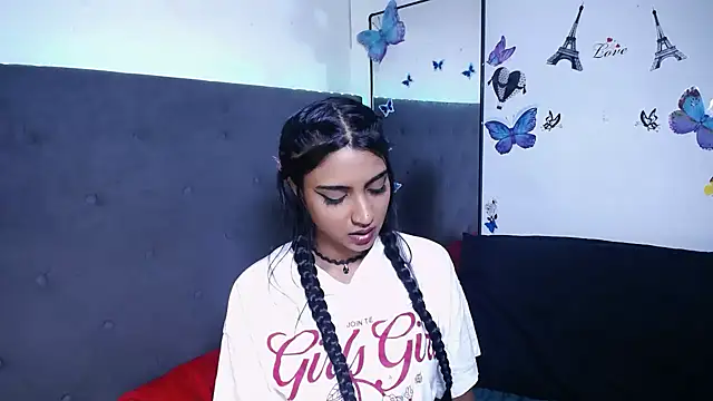 Snapshot of Delilah_Blazee chatting on November 10, 2025, 4:45 pm Delilah Blazee online show from November 10, 2025, 4:45 pm