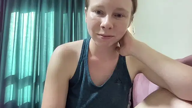 SweetLucy96 online show from October 1, 2025, 12:42 pm