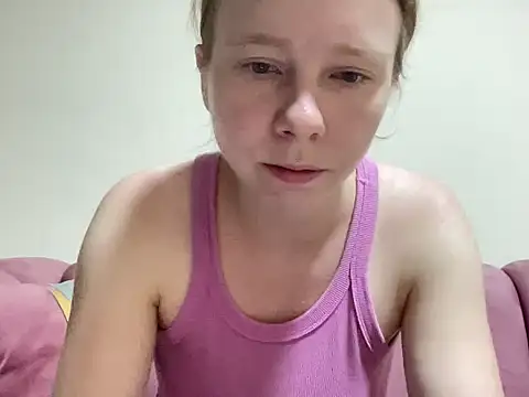 SweetLucy96 online show from September 9, 2025, 11:30 am