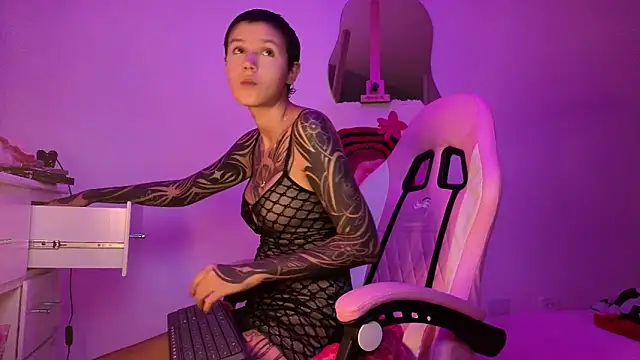 goddess vee  online show from January 15, 2026, 9:07 pm