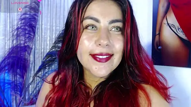 Snapshot of gatuwildhott chatting on May 29, 2026, 1:33 am gatuwildhott online show from May 29, 2026, 1:33 am