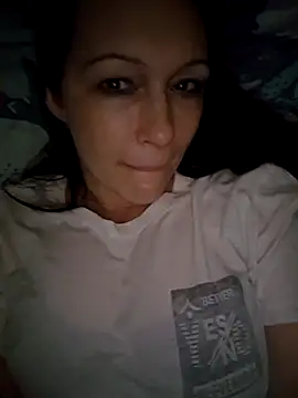 Snapshot of LeilaSaint chatting on August 7, 2026, 5:08 pm LeilaSaint online show from August 7, 2026, 5:08 pm