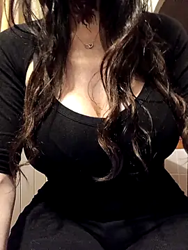 eva750 online show from December 16, 2025, 4:22 pm