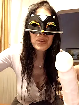 eva750 online show from March 8, 2025, 5:22 pm