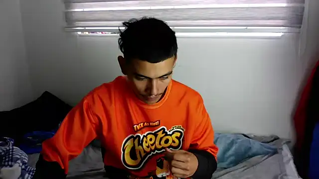 sorry-mom69 online show from April 15, 2026, 2:43 pm