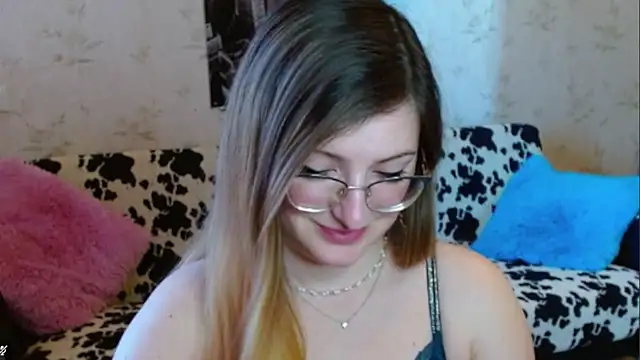 Snapshot of Arielsssplash chatting on September 10, 2025, 6:45 am Arielsssplash online show from September 10, 2025, 6:45 am