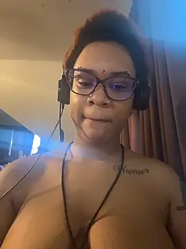 Snapshot of nickytheehawtie chatting on March 4, 2026, 2:14 pm nickytheehawtie online show from March 4, 2026, 2:14 pm