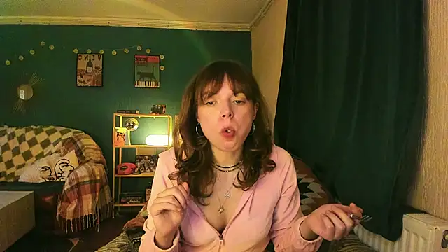 Snapshot of ClancyMorissey chatting on November 4, 2025, 8:12 pm ClancyMorissey online show from November 4, 2025, 8:12 pm