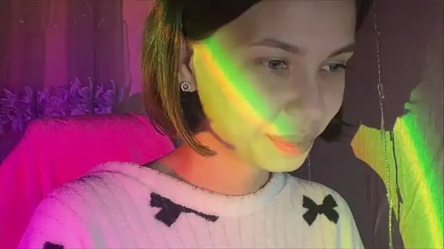 Snapshot of MiraPics chatting on April 4, 2026, 9:43 pm MiraPics online show from April 4, 2026, 9:43 pm