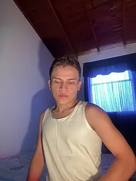 Snapshot of Leon_Wild chatting on July 9, 2026, 5:56 pm Leon Wild online show from July 9, 2026, 5:56 pm