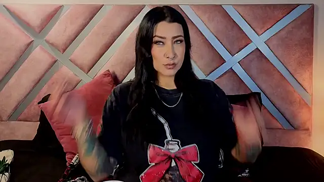  kelly hous36 online show from April 15, 2026, 12:53 pm