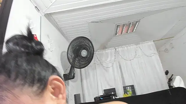 valentinaextreme online show from December 1, 2024, 10:15 pm