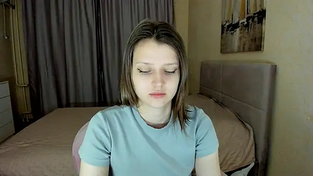 Snapshot of SoniNesti chatting on November 7, 2025, 2:54 pm SoniNesti online show from November 7, 2025, 2:54 pm