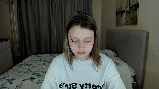 Snapshot of SoniNesti chatting on October 1, 2025, 2:43 pm SoniNesti online show from October 1, 2025, 2:43 pm