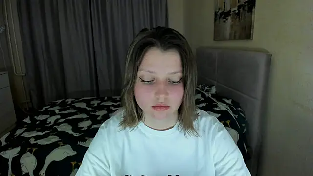 Snapshot of SoniNesti chatting on September 24, 2025, 3:18 pm SoniNesti online show from September 24, 2025, 3:18 pm