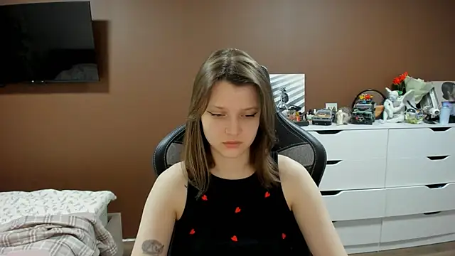 SoniNesti online show from April 10, 2026, 2:46 pm