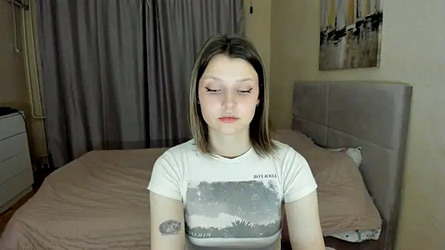 Snapshot of SoniNesti chatting on October 15, 2025, 2:58 pm SoniNesti online show from October 15, 2025, 2:58 pm