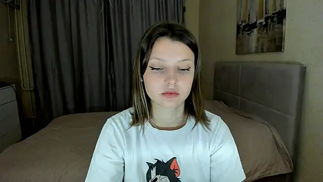 Snapshot of SoniNesti chatting on October 14, 2025, 2:28 pm SoniNesti online show from October 14, 2025, 2:28 pm