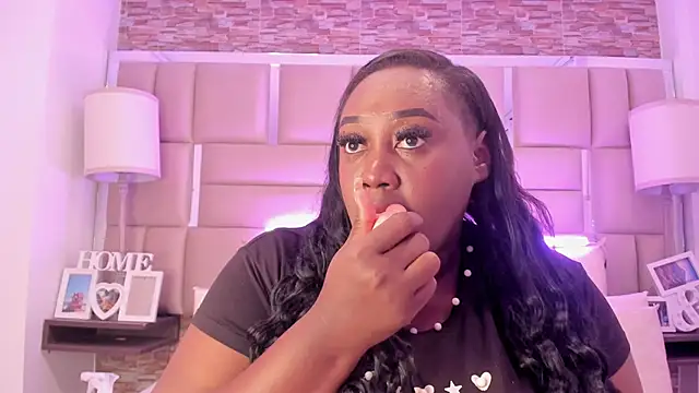 ShaniaBrownn online show from March 7, 2026, 7:41 pm