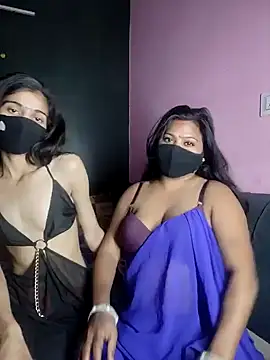 Snapshot of cutee__crazy chatting on December 16, 2025, 1:26 pm cutee crazy online show from December 16, 2025, 1:26 pm