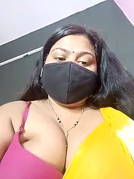 Snapshot of cutee__crazy chatting on October 8, 2025, 7:14 pm cutee crazy online show from October 8, 2025, 7:14 pm