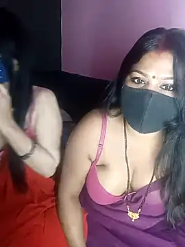 Snapshot of cutee__crazy chatting on November 11, 2025, 5:52 pm cutee crazy online show from November 11, 2025, 5:52 pm