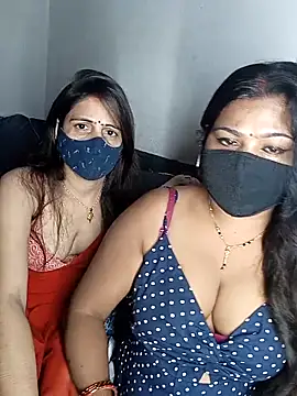 Snapshot of cutee__crazy chatting on September 21, 2025, 6:13 pm cutee crazy online show from September 21, 2025, 6:13 pm