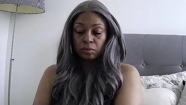 MSweetLindaParks online show from May 9, 2026, 5:49 pm