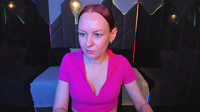 Snapshot of NikaGentle chatting on November 7, 2025, 5:56 am NikaGentle online show from November 7, 2025, 5:56 am