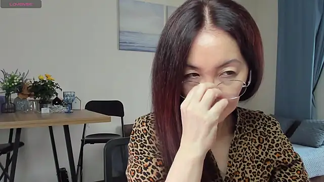 Snapshot of AvroraSakura chatting on February 24, 2025, 11:32 am AvroraSakura online show from February 24, 2025, 11:32 am