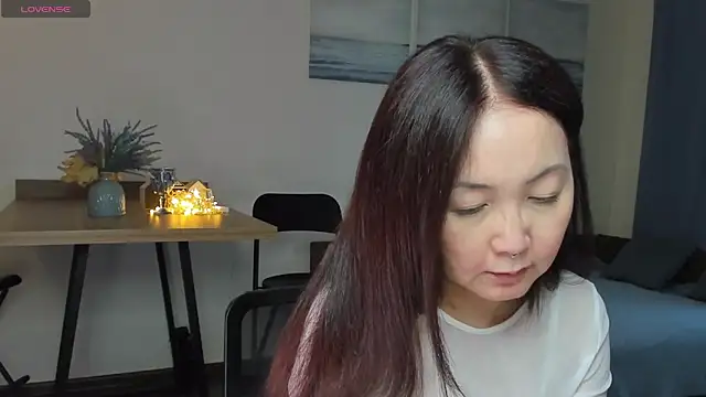 Snapshot of AvroraSakura chatting on February 14, 2025, 2:23 pm AvroraSakura online show from February 14, 2025, 2:23 pm
