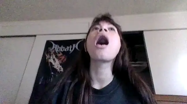 petitedoll29 online show from December 1, 2024, 8:03 pm