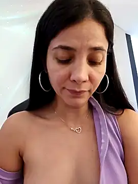 Snapshot of miaeyes chatting on December 19, 2024, 4:46 pm miaeyes online show from December 19, 2024, 4:46 pm