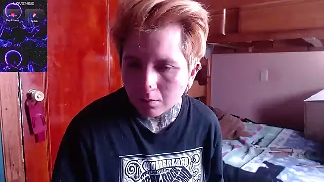 Marieblueeyes online show from December 2, 2025, 6:09 pm