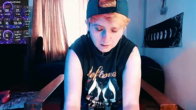 Marieblueeyes online show from November 28, 2025, 3:56 pm