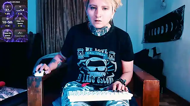 Marieblueeyes online show from November 24, 2025, 11:05 pm